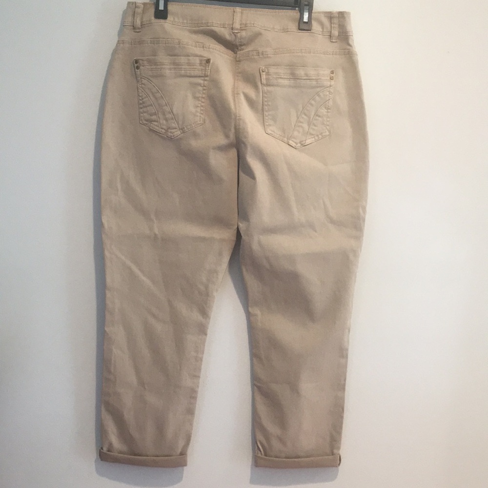 New! Chico’s Tan Casual Sateen 5-Pocket Rolled Crop Khaki Pants size 2 New Khaki